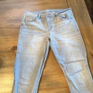 Old Navy cropped ankle light grey denim